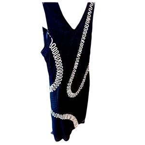 NWT - Black & White Above Knee Dress w/ Extensive Decorative Stitching - size L